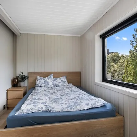 2 Bedroom Apartment W/ Parking & Balcony Tonsberg Exterior photo