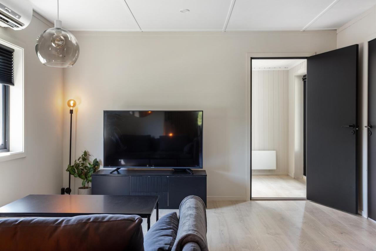2 Bedroom W/ Parking & Balcony *