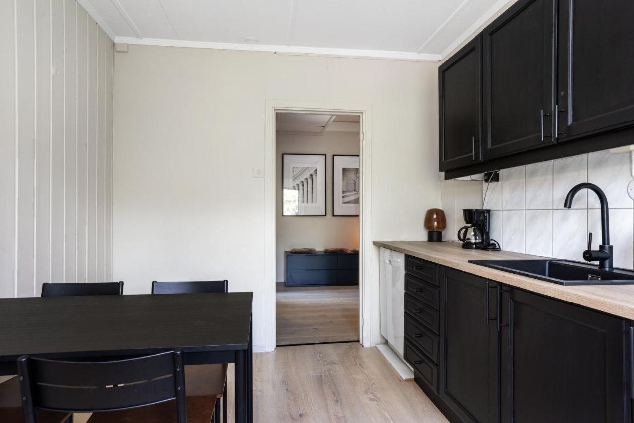 2 Bedroom W/ Parking & Balcony *