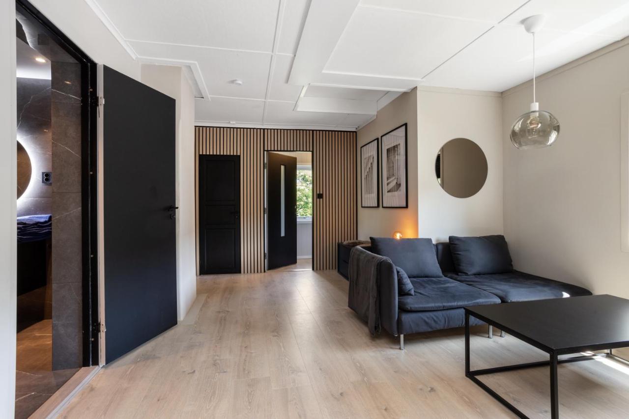 2 Bedroom W/ Parking & Balcony Lägenhet *